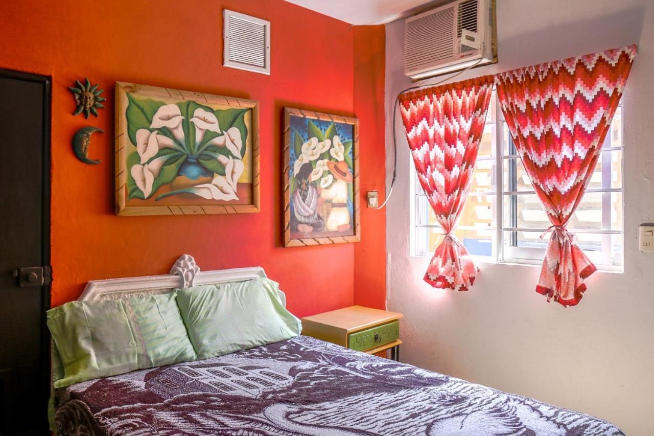Hotel Puerto Viejo Масатлан Экстерьер фото