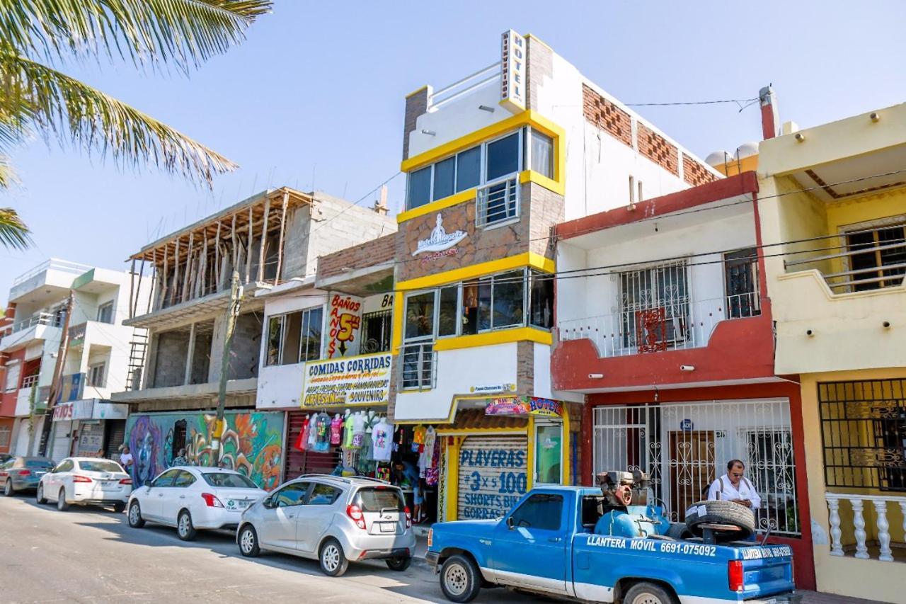 Hotel Puerto Viejo Масатлан Экстерьер фото